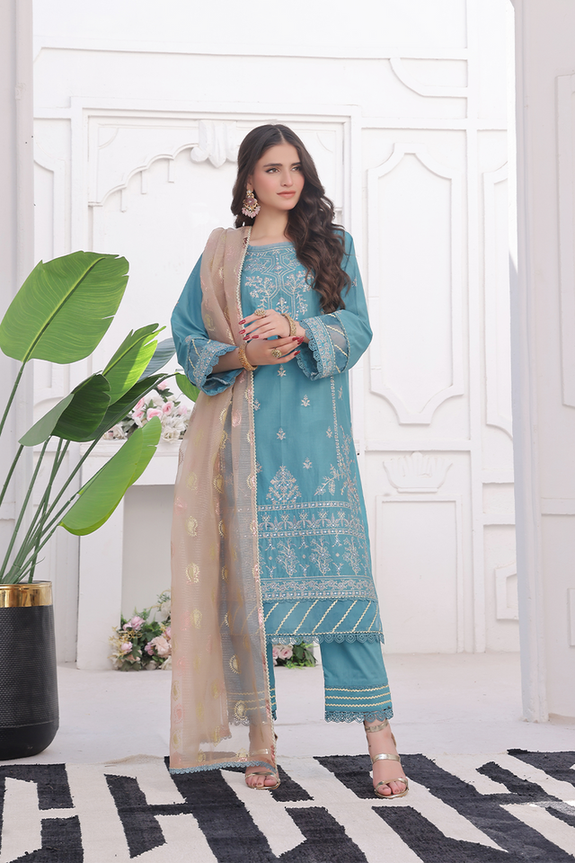 Embroidered Cambric 3 Pc suit-organza dupatta