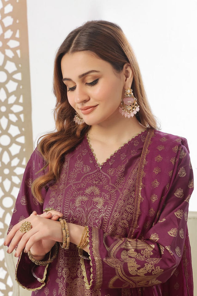 Unstitched 3-Piece Cambric Suit with Organza Dupatta