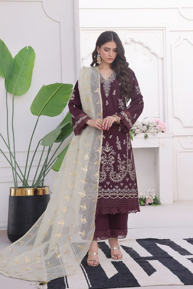 Embroidered Cambric 3 Pc suit-organza dupatta