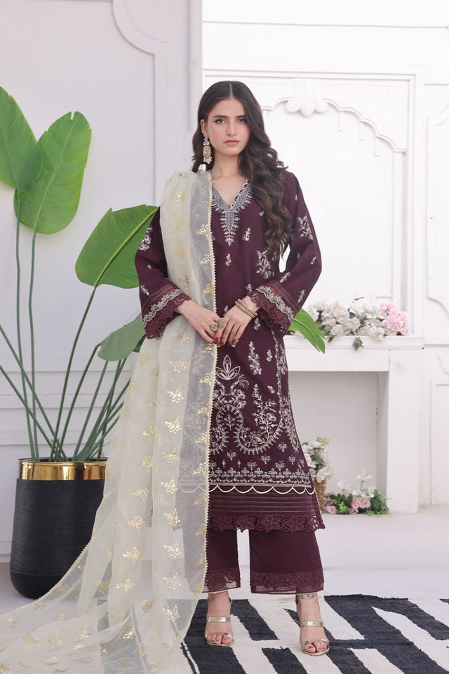 Embroidered Cambric 3 Pc suit-organza dupatta